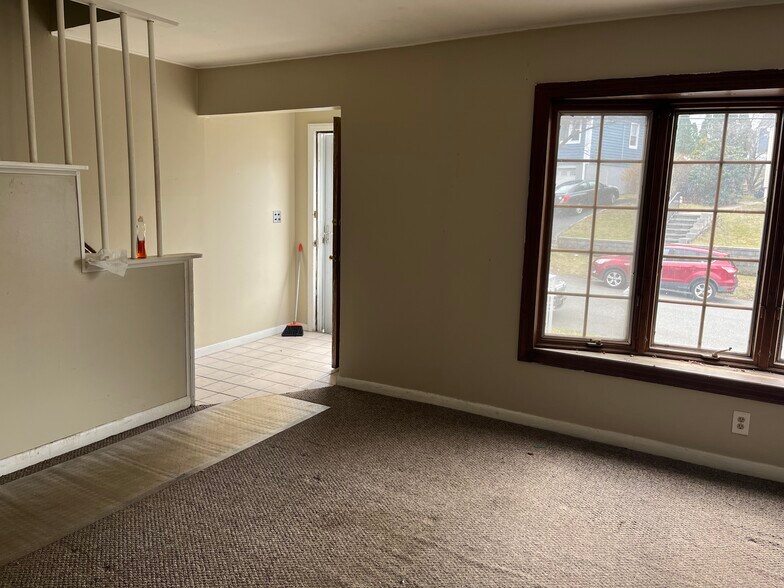 Building Photo - 59 Brookview Dr