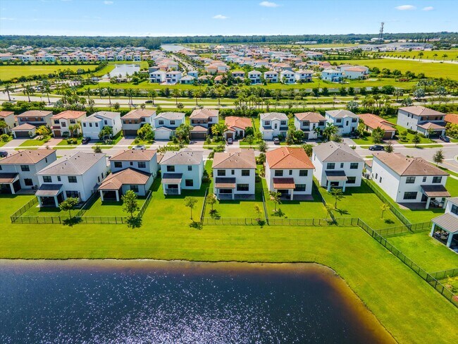 Building Photo - 16259 Sandy Shore Dr