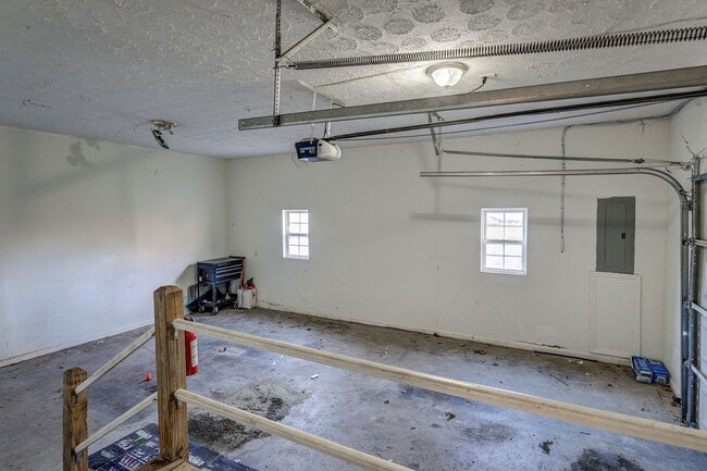 Building Photo - 1883 Powder Branch Rd