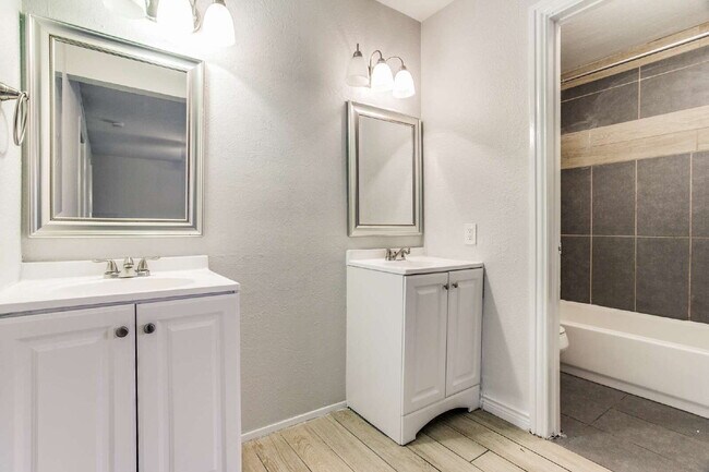 Building Photo - Beautiful 3-Bedroom Home Near Dining and Shopping with Spacious Backyard