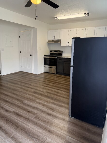 Building Photo - 601 N Cameron St