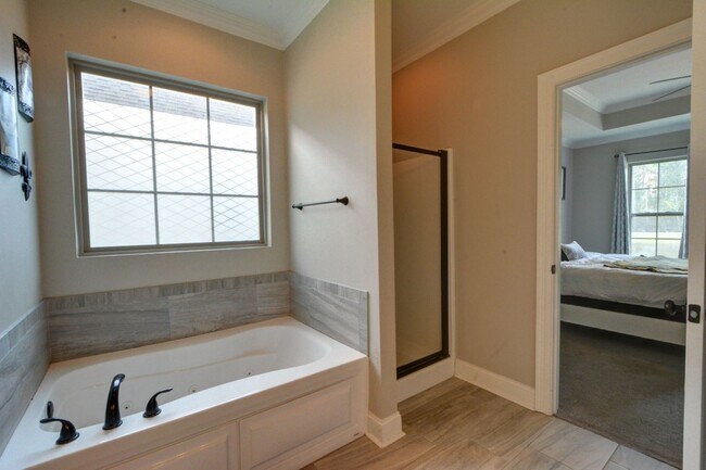 Building Photo - 10419 Parc Cella Ct