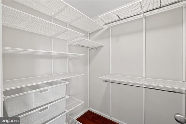 Building Photo - 702 Sentry Square