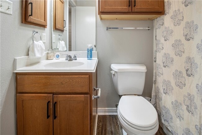 Building Photo - 2903 McLaren Dr