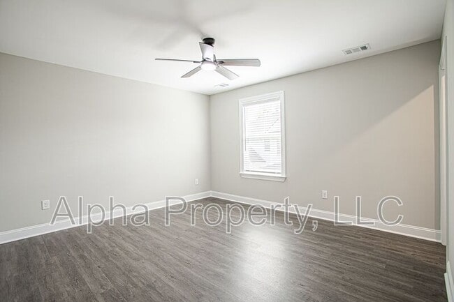 Building Photo - 14 Alderly Way