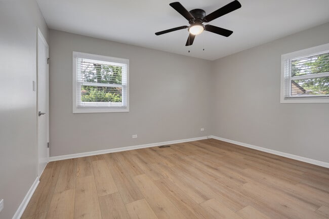 Building Photo - 1060 Warwick Ln