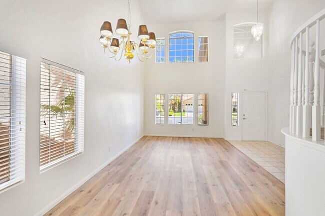 Building Photo - Beautiful 4 Bedroom Henderson Home