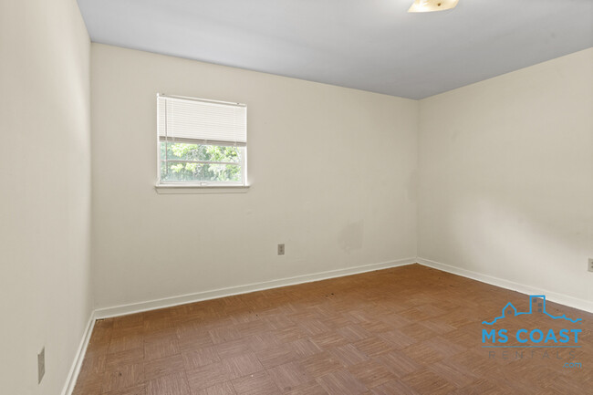 Building Photo - 316 Tandy Dr