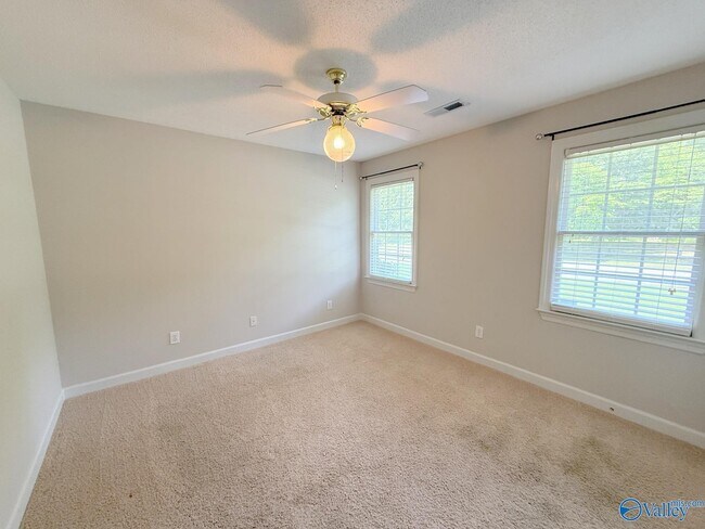 Building Photo - 238 Pebble Brook Dr