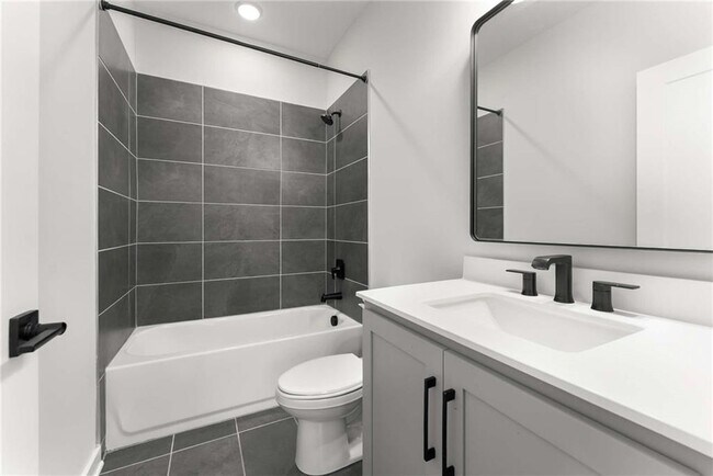 Building Photo - 455 Ashbury Dr