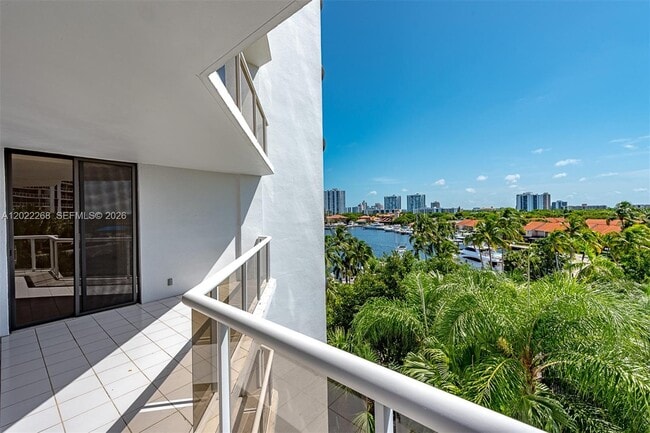 Building Photo - 3610 Yacht Club Dr