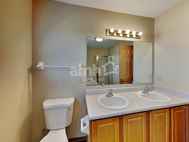 Building Photo - 160 Harvard Loop