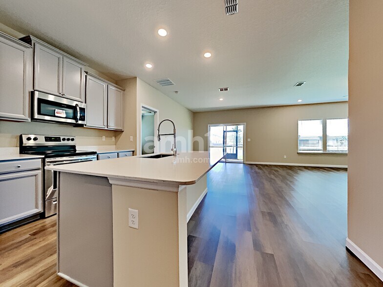 Building Photo - 225 Edge Pk Trl