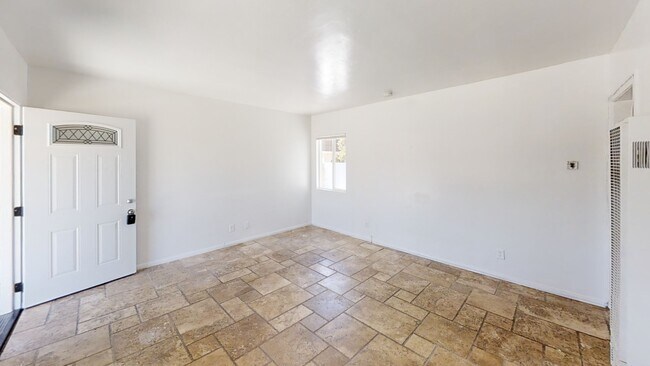 Building Photo - 4840 Art St