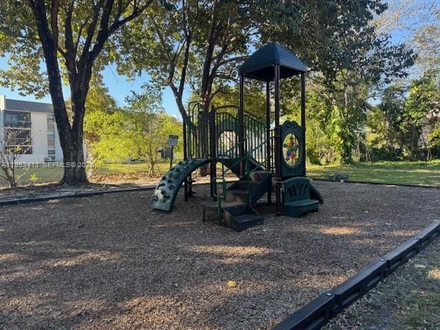 Building Photo - 8329 Coral Lake Dr