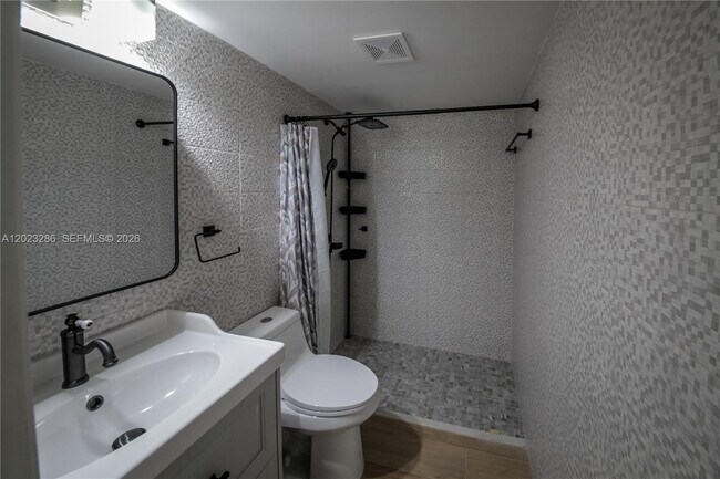 Building Photo - 6380 Jack Rabbit Ln
