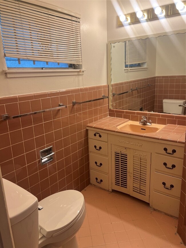 Building Photo - 3715 Latma Dr