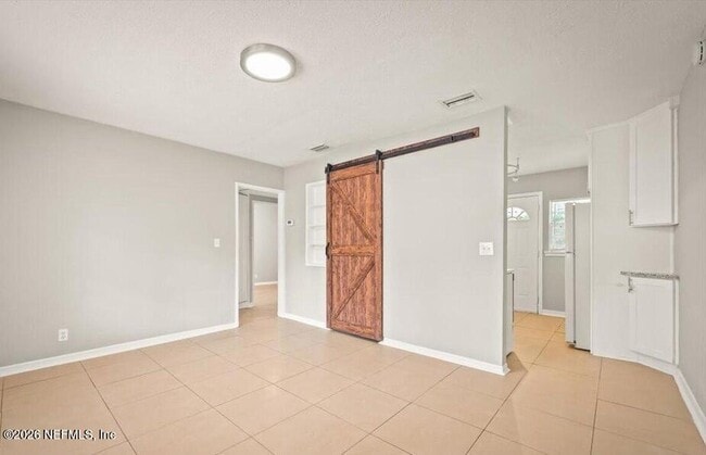 Building Photo - 2514 Peach Dr