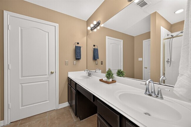 Building Photo - 4011 Alexis Cir
