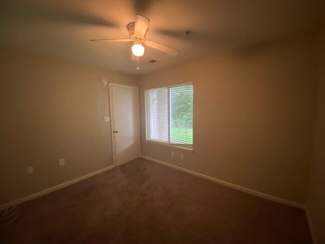 Building Photo - 1341-001 Crab Orchard Drive Unit 001