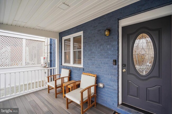 Building Photo - 19 Clifford Ave