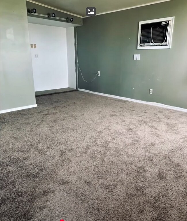 Building Photo - 2731 Elgin Rd NE