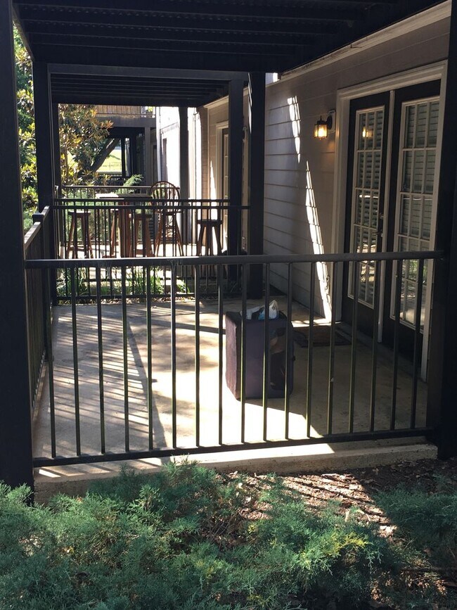 Building Photo - 2BR/2BA FOR RENT