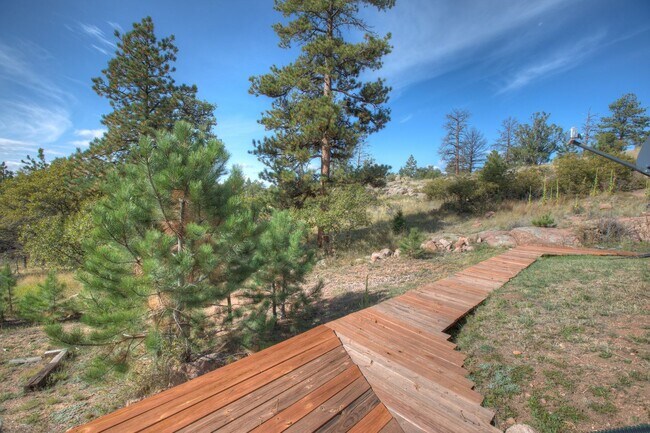 Building Photo - Wonderful Rural Home!