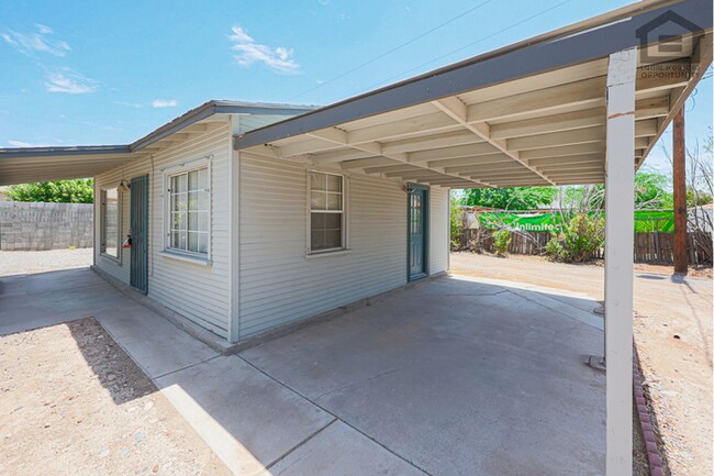 Building Photo - 1Bed/1Bath House at 32nd St/Thomas! Ready for Immediate Move-In! -- NO HOA!