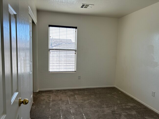 Building Photo - 13435 W Berridge Ln