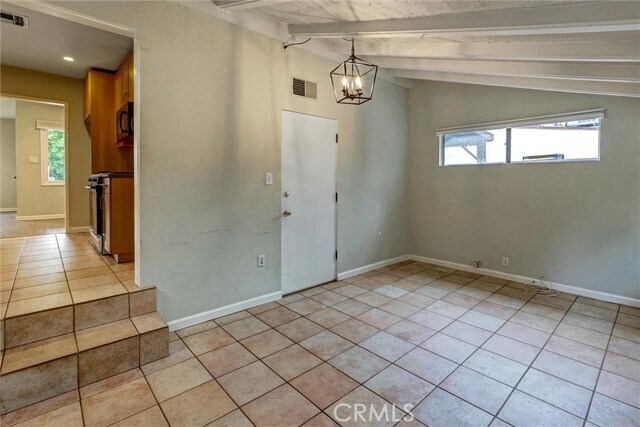 Building Photo - 5863 Alonzo Ave