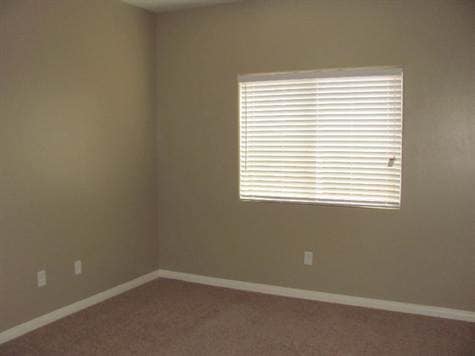 Building Photo - Southwest 4 bedroom 2 bath