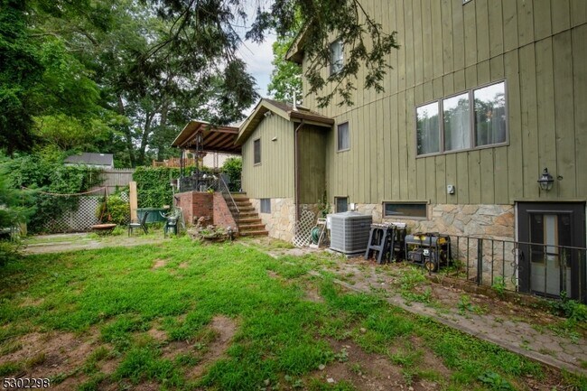 Building Photo - 31 Oliver Pl