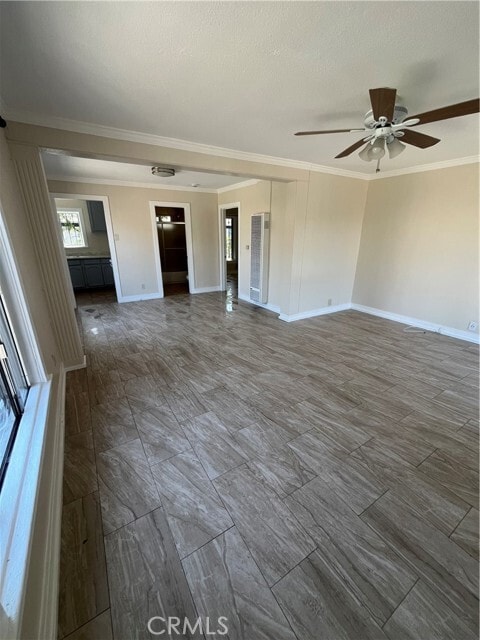 Building Photo - 5216 S Budlong Ave