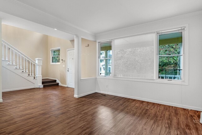 Building Photo - Large Capitol Hill House- Prime Location