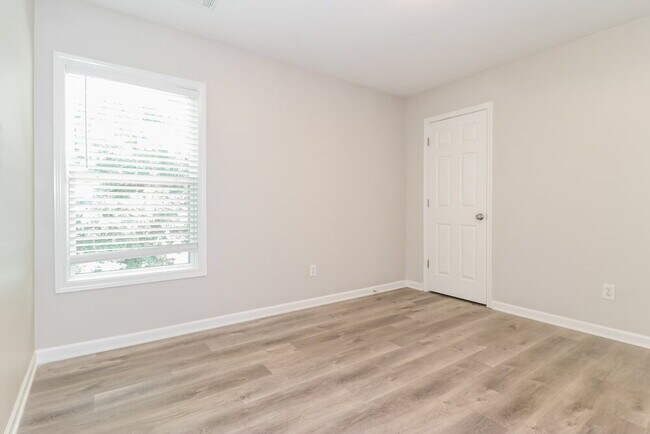 Building Photo - 92 Ledgewood Mill Way NE