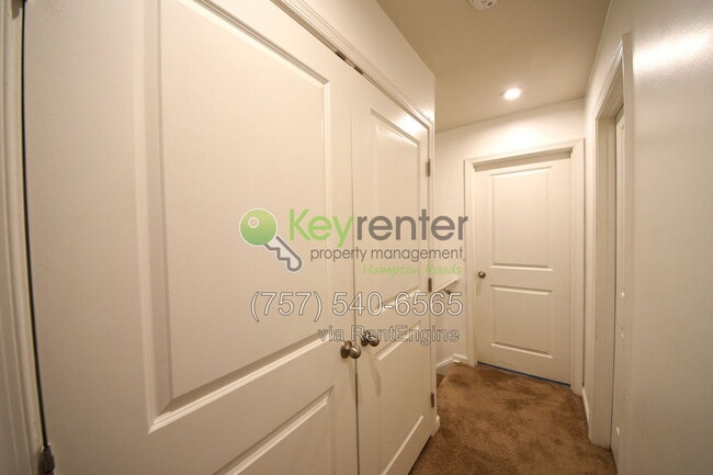 Building Photo - 49 Manilla Cir