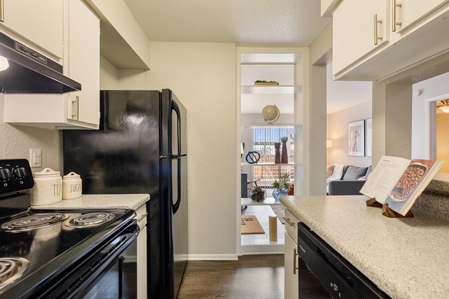 Building Photo - Urban Palms Apartment Homes