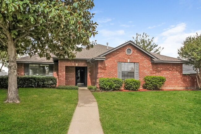Building Photo - 936 Manor Dr