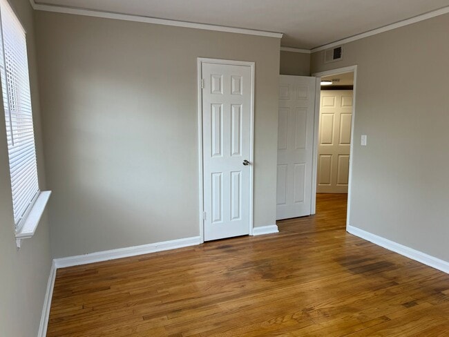Building Photo - COMPLETLY RENOVATED 3-Bedroom