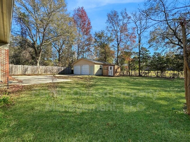 Building Photo - 1123 Belvedere Dr