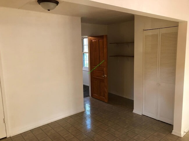 Building Photo - Available January 15th - 2 Bedroom, 1 Bathroom Single Family Home