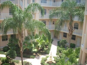 Building Photo - Modern 2BD/2BA Condo in Gondola Park