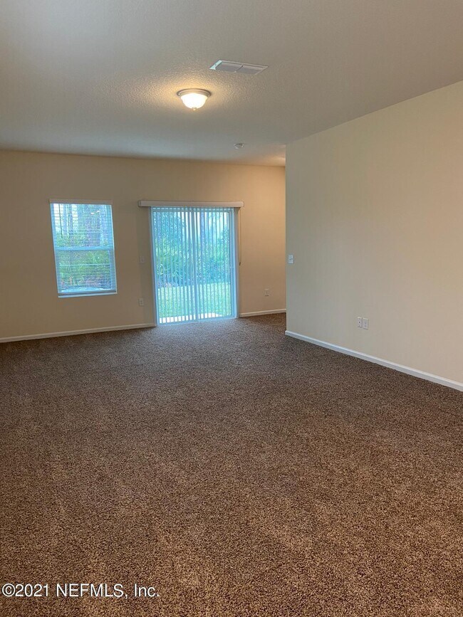 Building Photo - 211 Scotch Pebble Dr