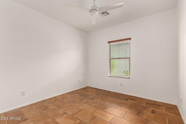 Building Photo - 10847 W Avenida Del Rey