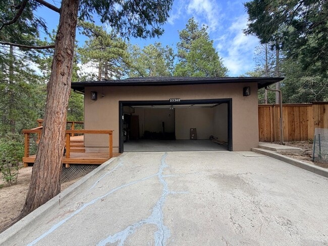 Building Photo - 25340 Marion Ridge Dr