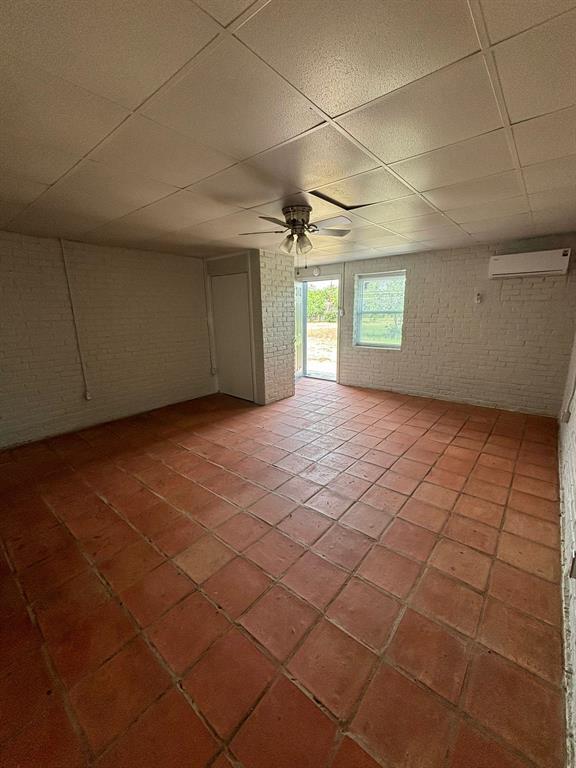 Building Photo - 1627 FM351