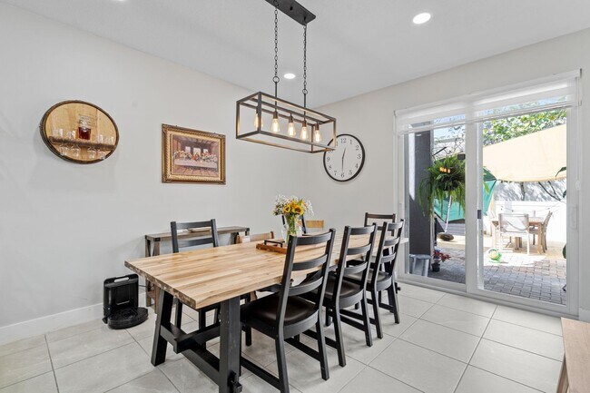 Building Photo - 4945 NW 48th Terrace