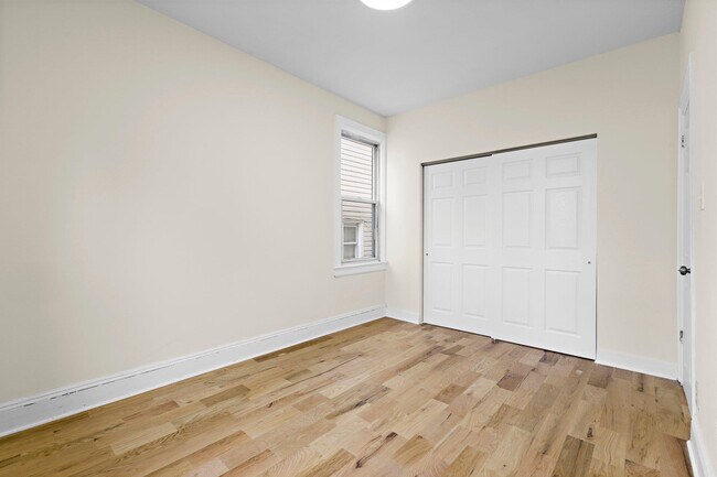 Building Photo - 667 Liberty Ave