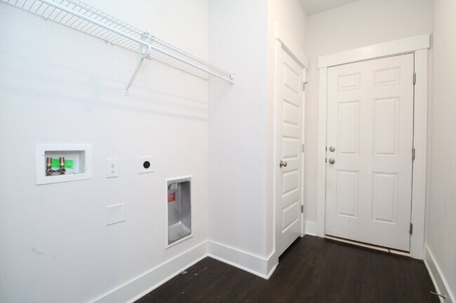 Building Photo - 3BR/2BA Cantonment New Construction Townhome with 2-Car Garage, Granite Kitchen & Low-Maintenance...